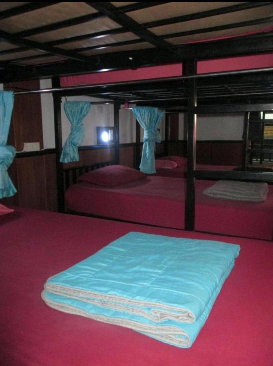 Neverland Dorm Ko Phi Phi Exterior foto