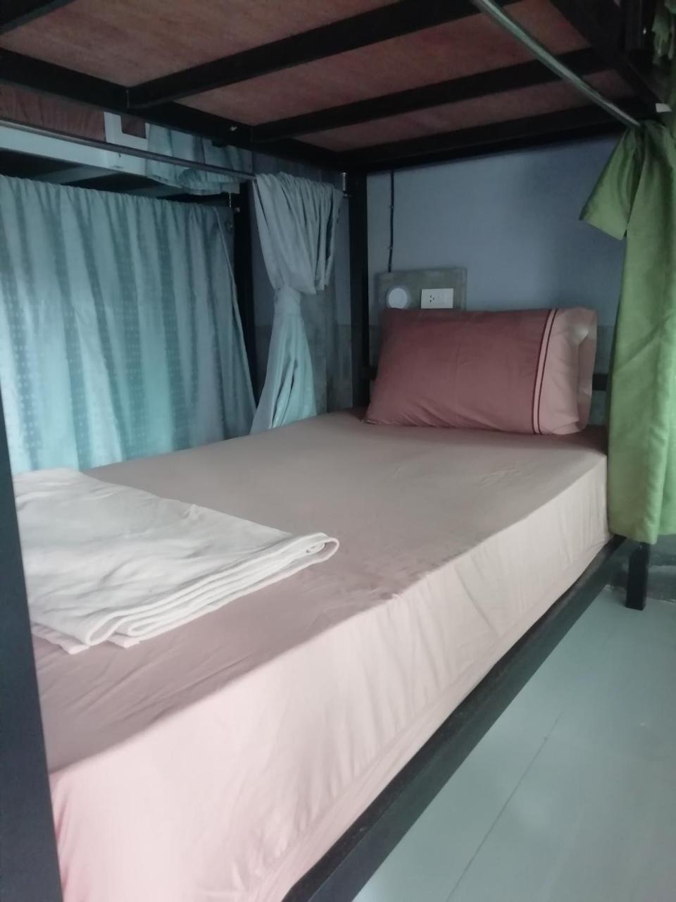 Neverland Dorm Ko Phi Phi Exterior foto