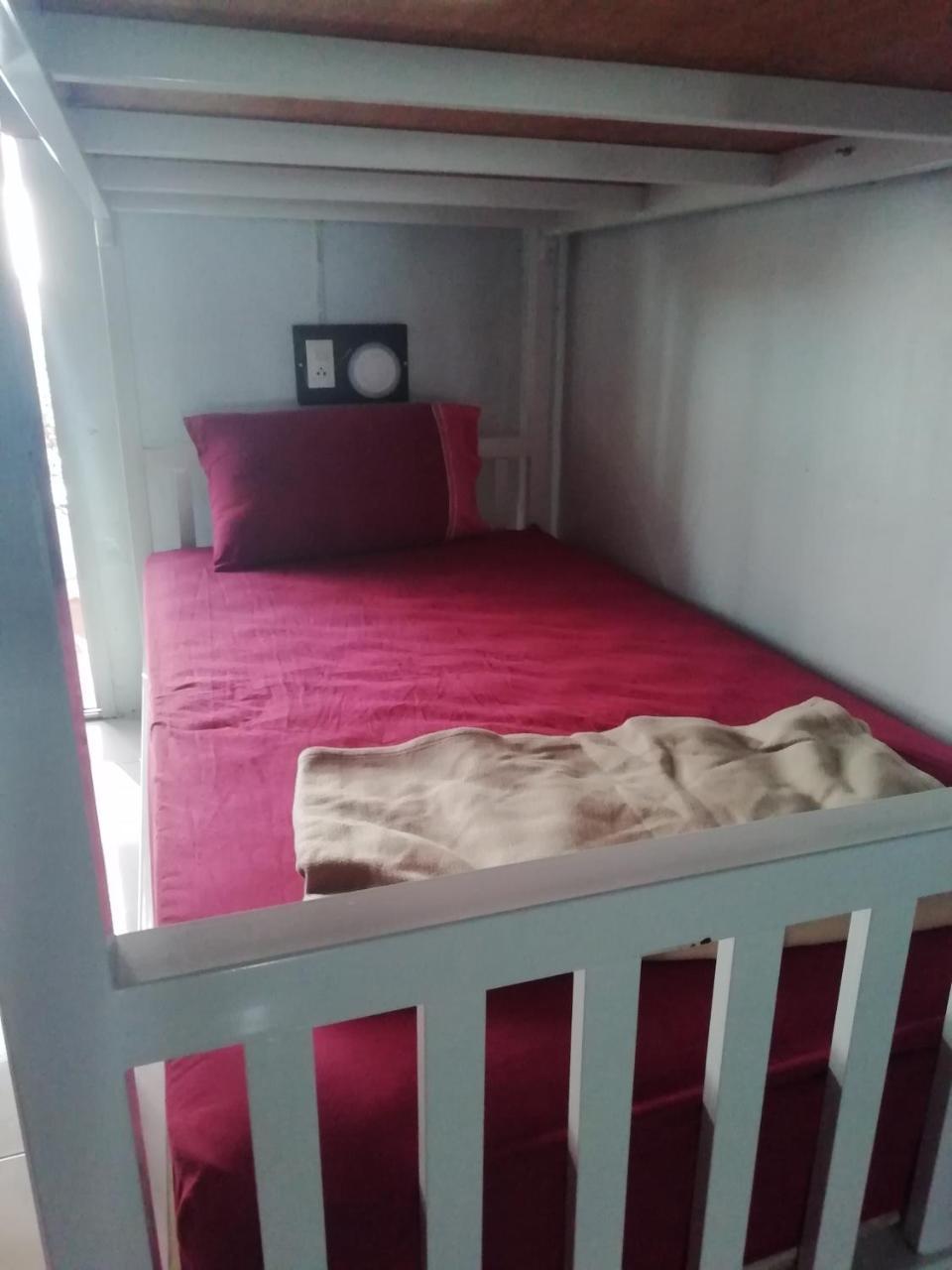 Neverland Dorm Ko Phi Phi Exterior foto