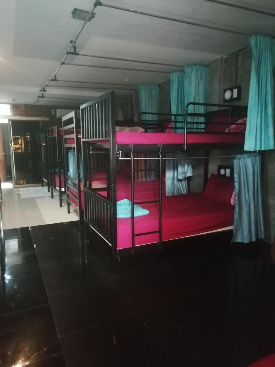 Neverland Dorm Ko Phi Phi Exterior foto