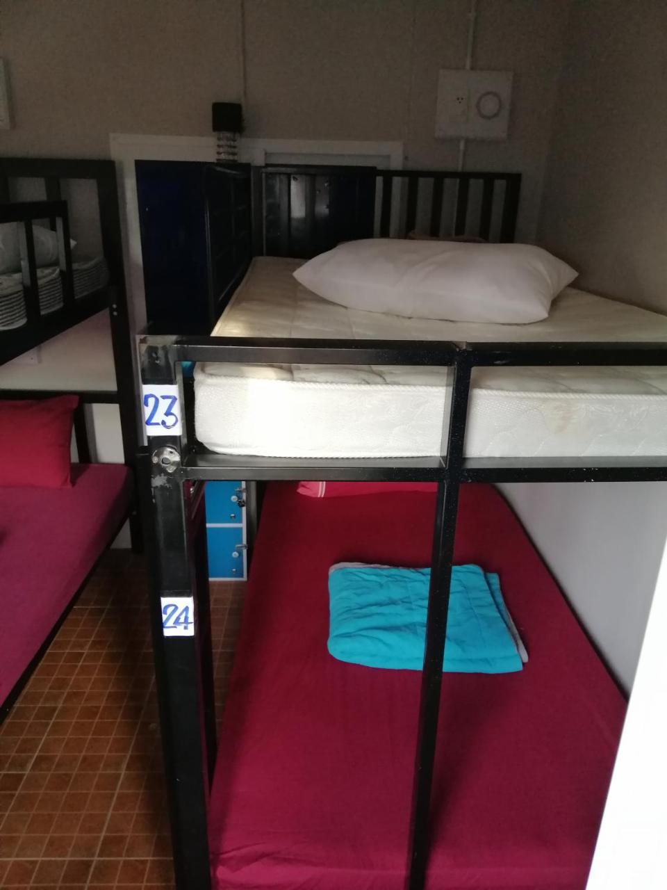 Neverland Dorm Islas Phi Phi Exterior foto
